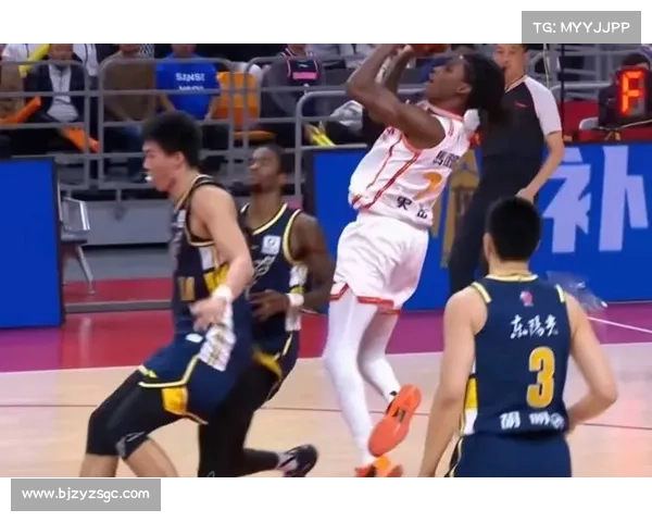 广东篮板惨遭抢断 洛夫顿重罚同曦核心伤退 首钢主帅呼声高涨