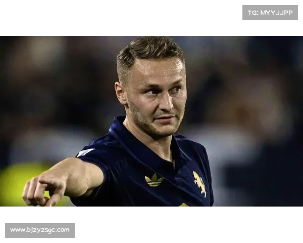 库普梅纳斯带病坚持比赛的坚韧精神与不可思议的足球旅程